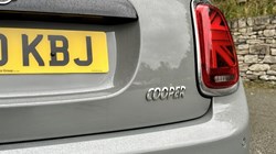 2020 (20) MINI HATCHBACK 1.5 Cooper Classic II 5dr 3543950