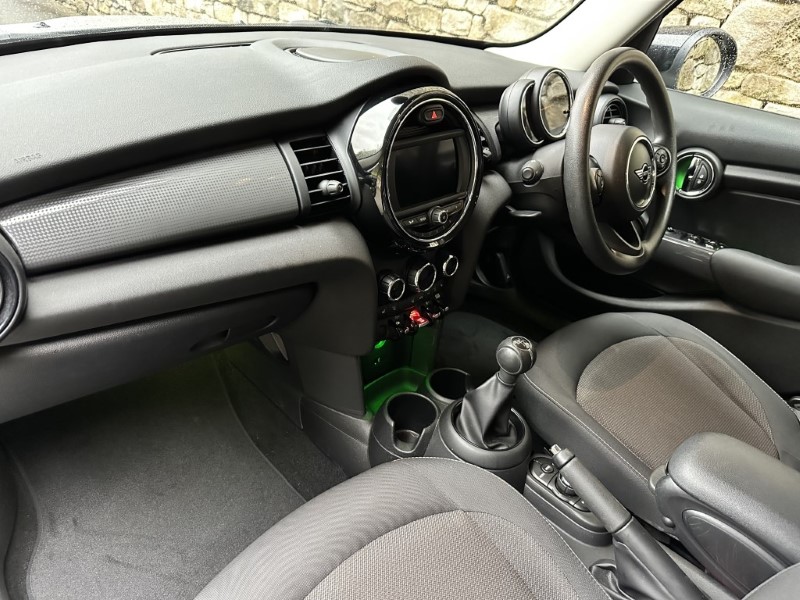 2020 (20) MINI HATCHBACK 1.5 Cooper Classic II 5dr 3543964