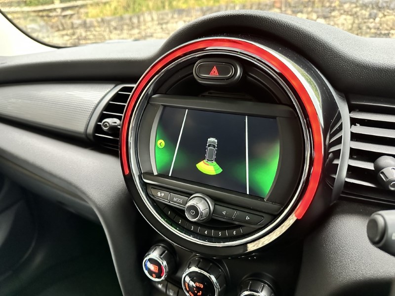 2020 (20) MINI HATCHBACK 1.5 Cooper Classic II 5dr 3543982