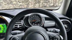 2020 (20) MINI HATCHBACK 1.5 Cooper Classic II 5dr 3543988