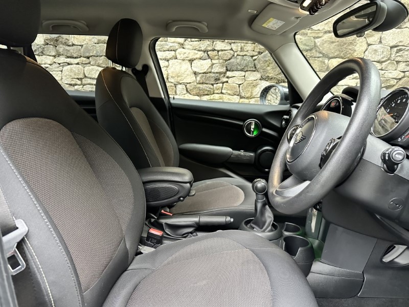 2020 (20) MINI HATCHBACK 1.5 Cooper Classic II 5dr 3543954