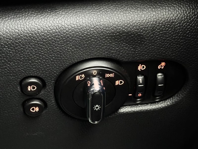 2020 (20) MINI HATCHBACK 1.5 Cooper Classic II 5dr 3543944