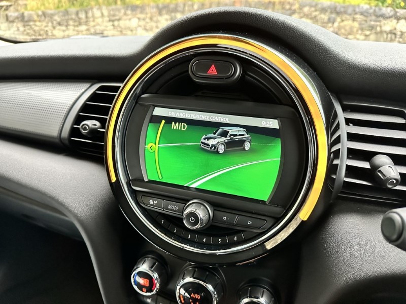 2020 (20) MINI HATCHBACK 1.5 Cooper Classic II 5dr 3543986