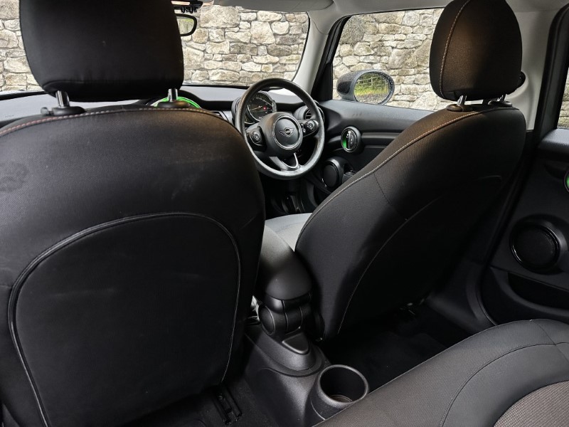 2020 (20) MINI HATCHBACK 1.5 Cooper Classic II 5dr 3543981