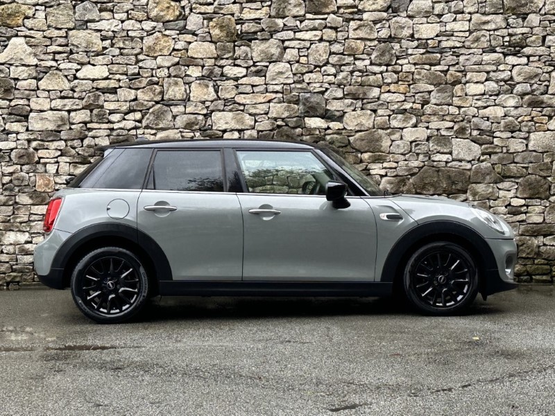 2020 (20) MINI HATCHBACK 1.5 Cooper Classic II 5dr 3543947