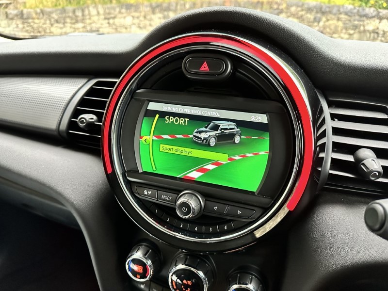 2020 (20) MINI HATCHBACK 1.5 Cooper Classic II 5dr 3543985