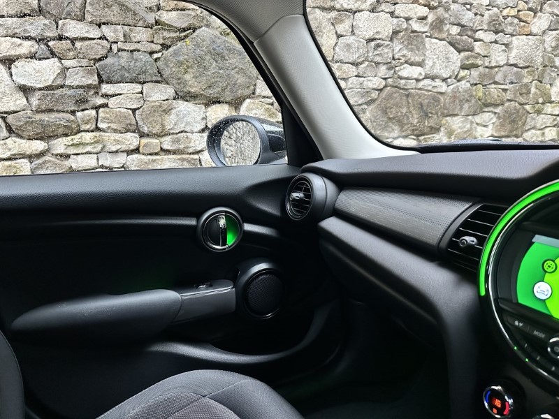 2020 (20) MINI HATCHBACK 1.5 Cooper Classic II 5dr 3543938