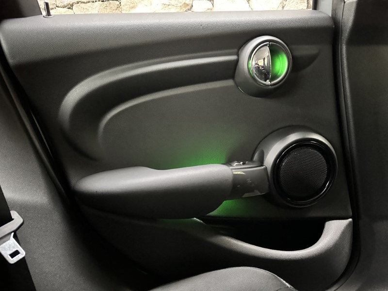 2020 (20) MINI HATCHBACK 1.5 Cooper Classic II 5dr 3543961