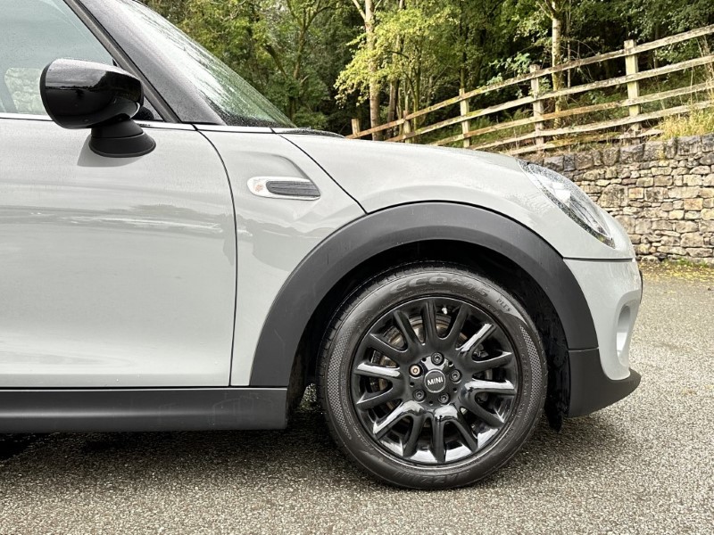 2020 (20) MINI HATCHBACK 1.5 Cooper Classic II 5dr 3543996