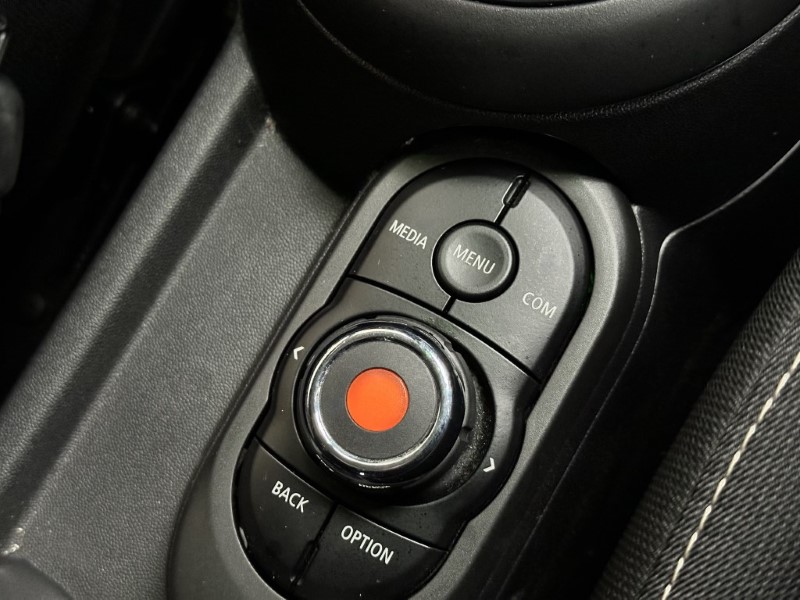 2020 (20) MINI HATCHBACK 1.5 Cooper Classic II 5dr 3543940