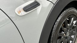 2020 (20) MINI HATCHBACK 1.5 Cooper Classic II 5dr 3543998