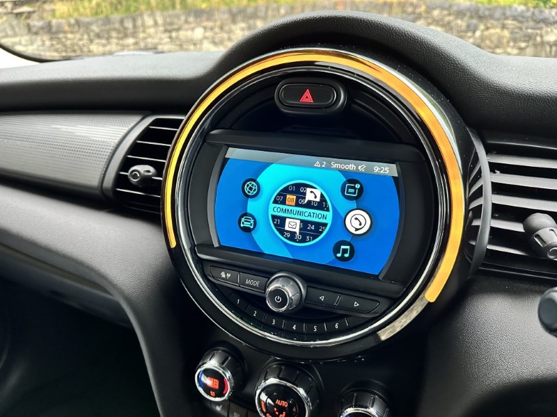 2020 (20) MINI HATCHBACK 1.5 Cooper Classic II 5dr 3543983