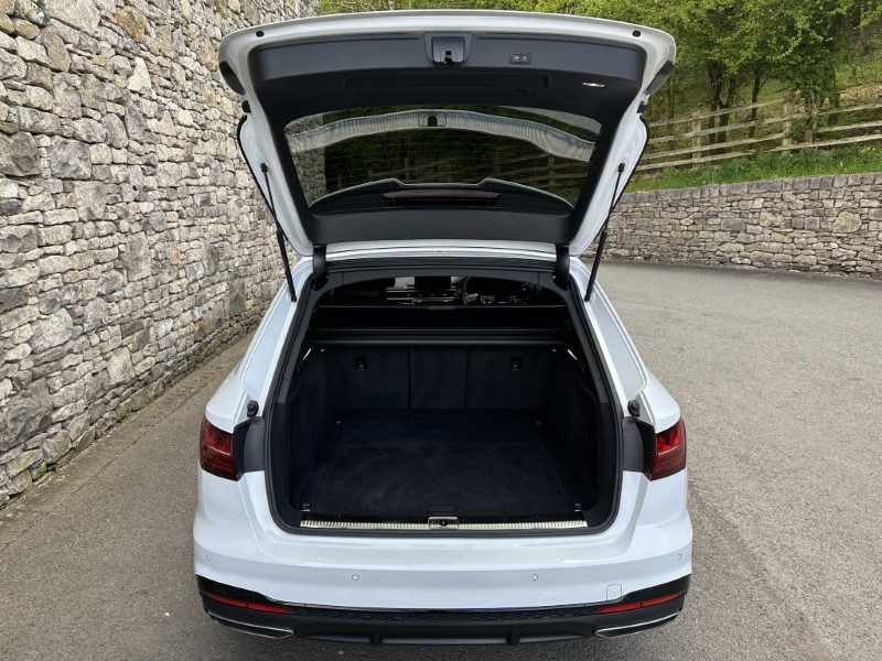 2021 (71) AUDI A4 35 TFSI Black Edition 5dr S Tronic 3417810