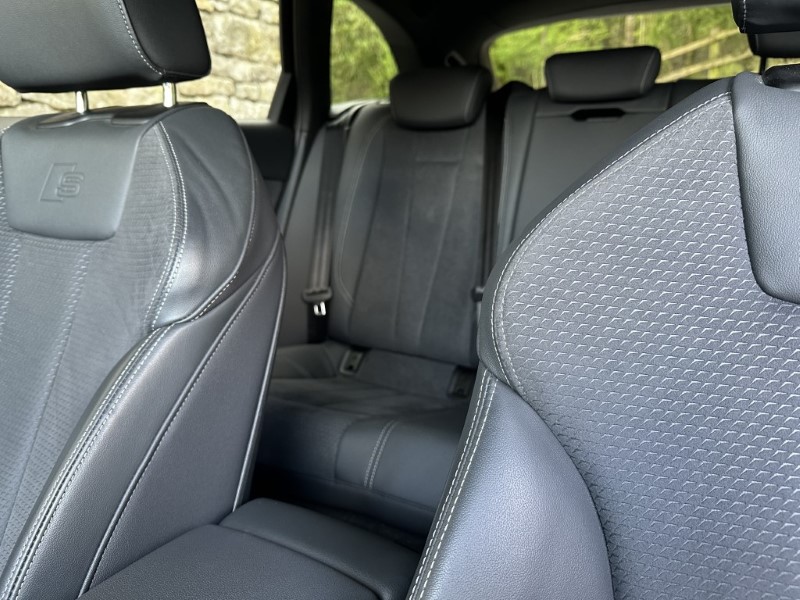 2021 (71) AUDI A4 35 TFSI Black Edition 5dr S Tronic 3417841