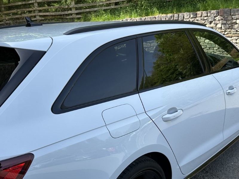 2021 (71) AUDI A4 35 TFSI Black Edition 5dr S Tronic 3417891