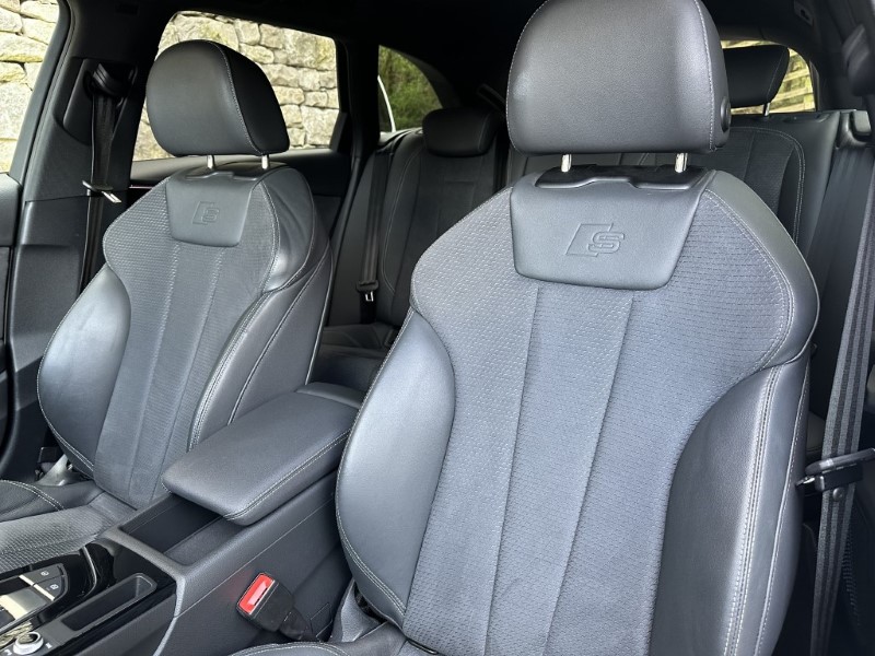 2021 (71) AUDI A4 35 TFSI Black Edition 5dr S Tronic 3417848