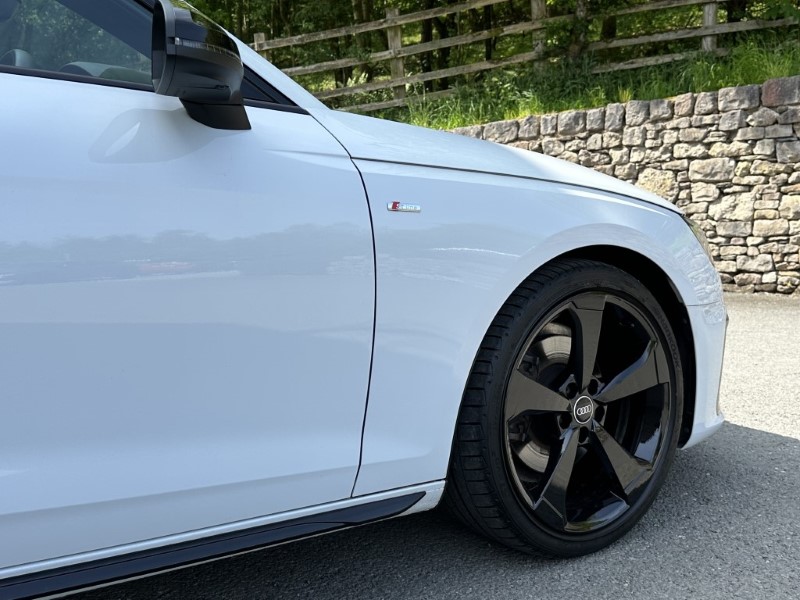 2021 (71) AUDI A4 35 TFSI Black Edition 5dr S Tronic 3417887
