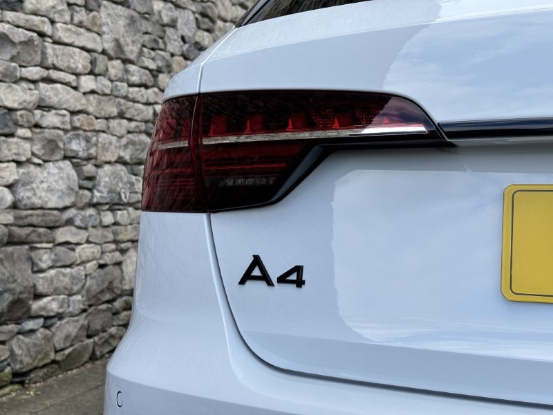 2021 (71) AUDI A4 35 TFSI Black Edition 5dr S Tronic 3417808