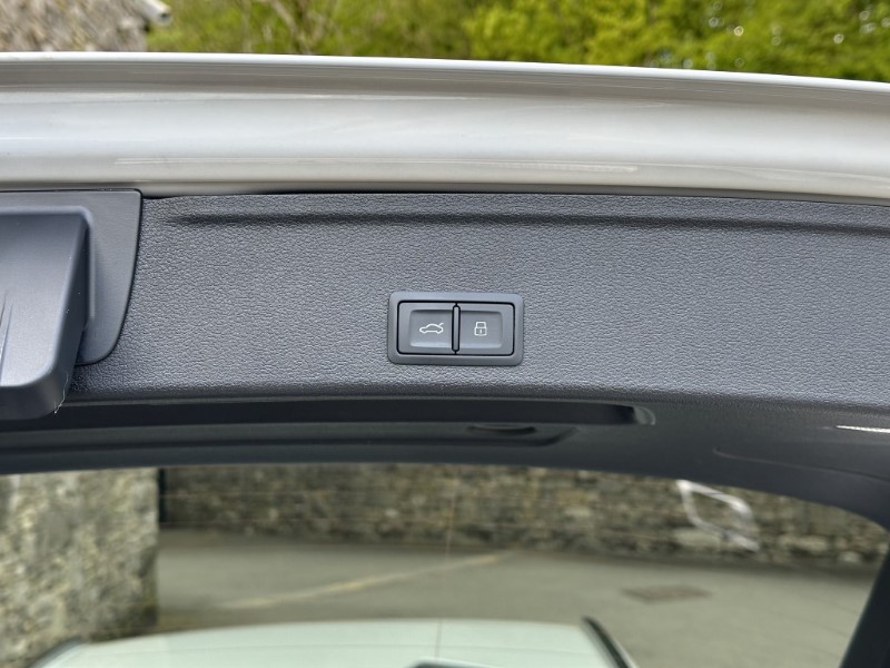 2021 (71) AUDI A4 35 TFSI Black Edition 5dr S Tronic 3417811