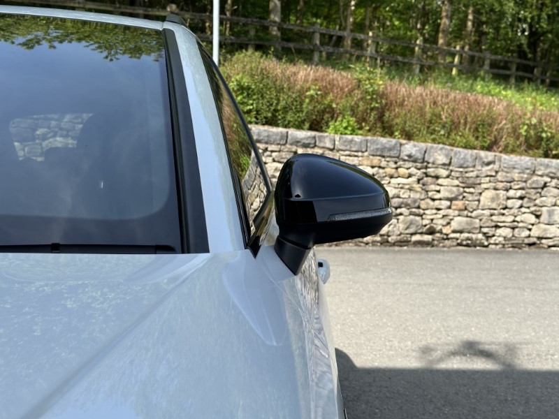 2021 (71) AUDI A4 35 TFSI Black Edition 5dr S Tronic 3417895