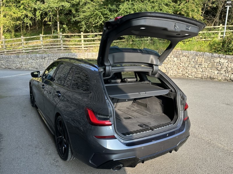 2020 (20) BMW 3 SERIES 320d M Sport 5dr Touring 3518835