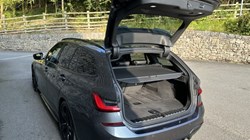2020 (20) BMW 3 SERIES 320d M Sport 5dr Touring 3518835
