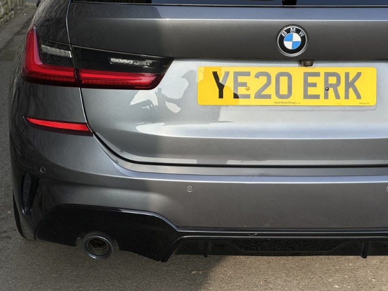 2020 (20) BMW 3 SERIES 320d M Sport 5dr Touring 3518830