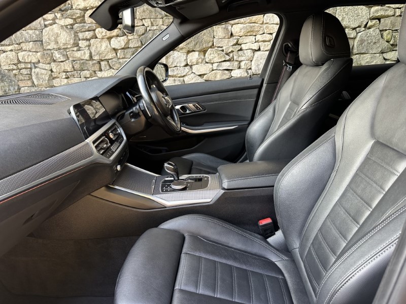 2020 (20) BMW 3 SERIES 320d M Sport 5dr Touring 3518861