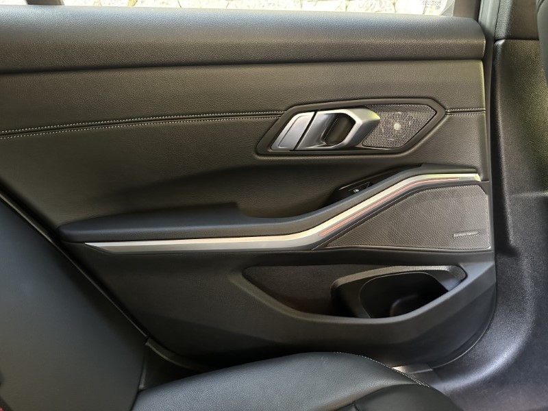 2020 (20) BMW 3 SERIES 320d M Sport 5dr Touring 3518837