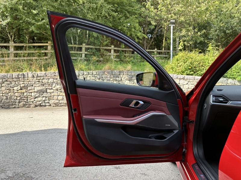 2024 (73) BMW 3 SERIES 320i M Sport 4dr Step Auto 3444427