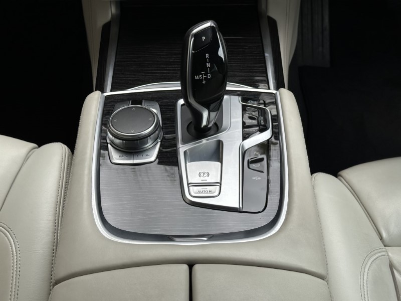 2015 (65) BMW 7 SERIES 730d xDrive M Sport 4dr Saloon 3530444