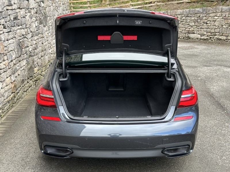 2015 (65) BMW 7 SERIES 730d xDrive M Sport 4dr Saloon 3530390