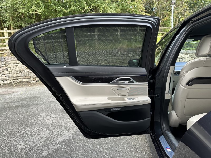 2015 (65) BMW 7 SERIES 730d xDrive M Sport 4dr Saloon 3530409