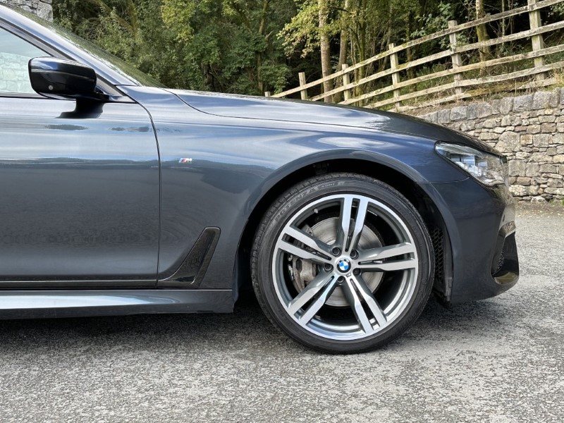 2015 (65) BMW 7 SERIES 730d xDrive M Sport 4dr Saloon 3530414