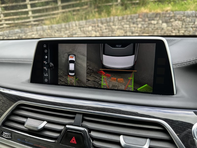 2015 (65) BMW 7 SERIES 730d xDrive M Sport 4dr Saloon 3530458