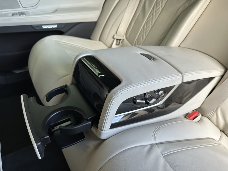 2015 (65) BMW 7 SERIES 730d xDrive M Sport 4dr Saloon 3530421