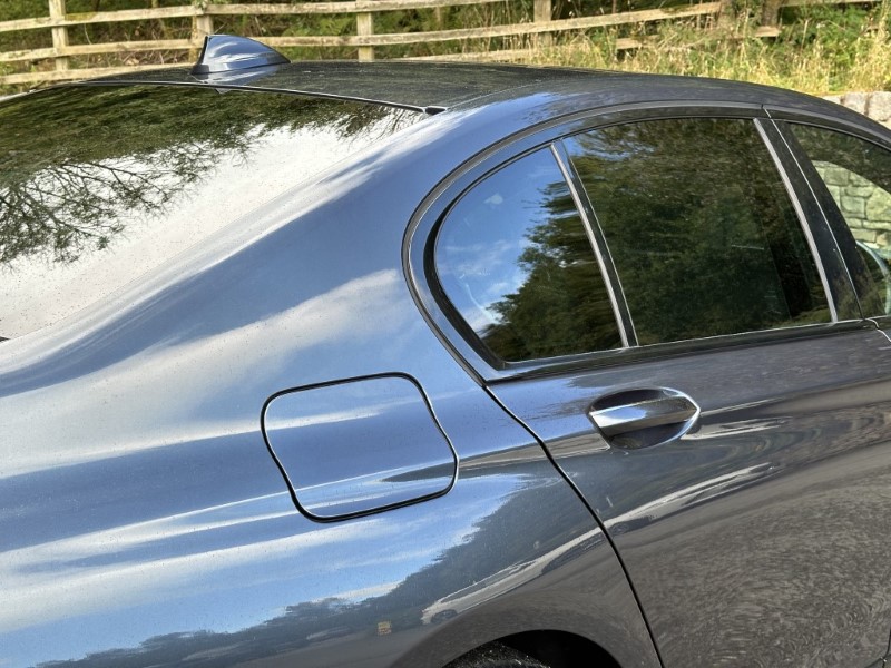 2015 (65) BMW 7 SERIES 730d xDrive M Sport 4dr Saloon 3530411