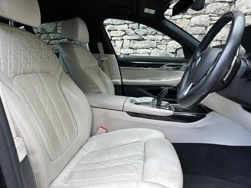 2015 (65) BMW 7 SERIES 730d xDrive M Sport 4dr Saloon 3530394