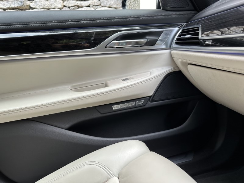 2015 (65) BMW 7 SERIES 730d xDrive M Sport 4dr Saloon 3530432