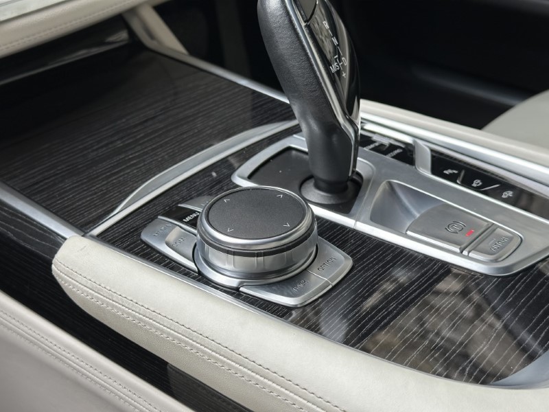 2015 (65) BMW 7 SERIES 730d xDrive M Sport 4dr Saloon 3530455