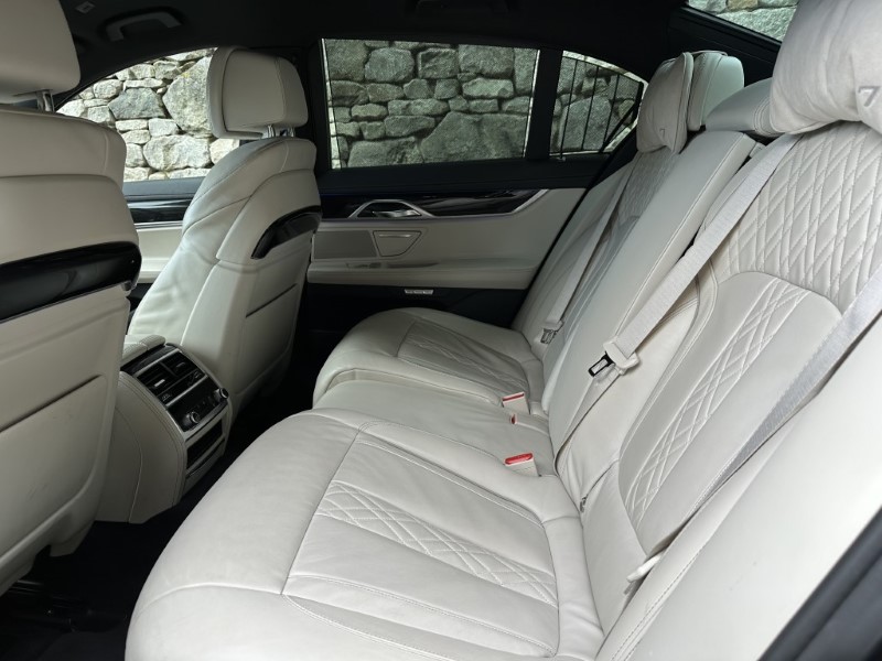 2015 (65) BMW 7 SERIES 730d xDrive M Sport 4dr Saloon 3530457