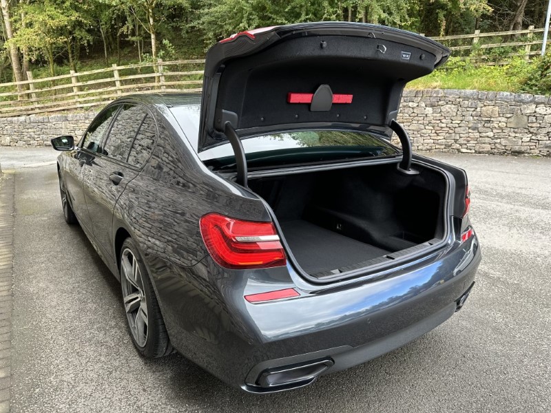 2015 (65) BMW 7 SERIES 730d xDrive M Sport 4dr Saloon 3530392