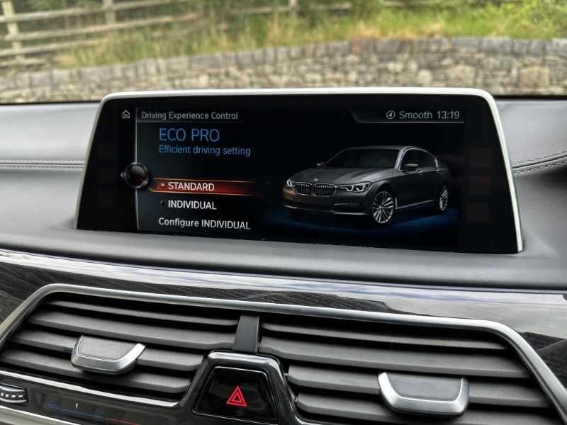 2015 (65) BMW 7 SERIES 730d xDrive M Sport 4dr Saloon 3530463