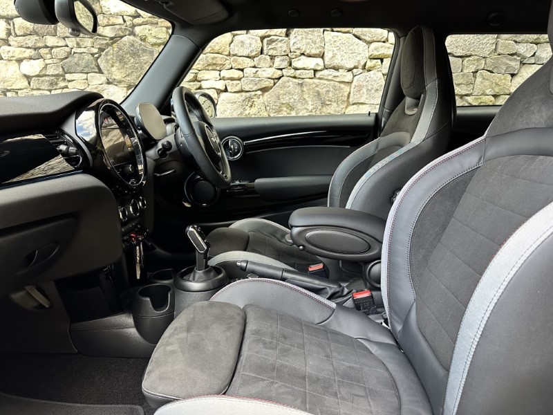 2024 (24) MINI HATCHBACK 1.5 Cooper Sport Premium 3dr Auto 3548556