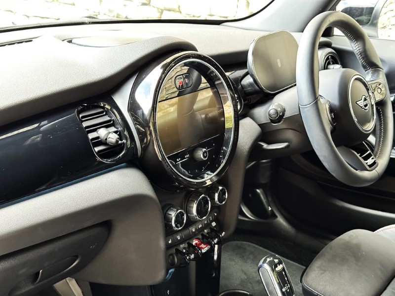 2024 (24) MINI HATCHBACK 1.5 Cooper Sport Premium 3dr Auto 3548555