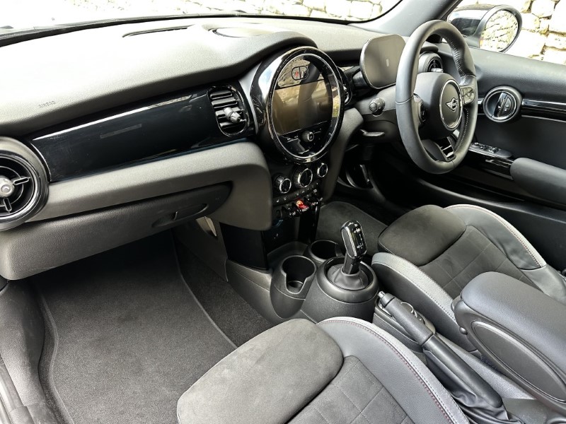 2024 (24) MINI HATCHBACK 1.5 Cooper Sport Premium 3dr Auto 3548554