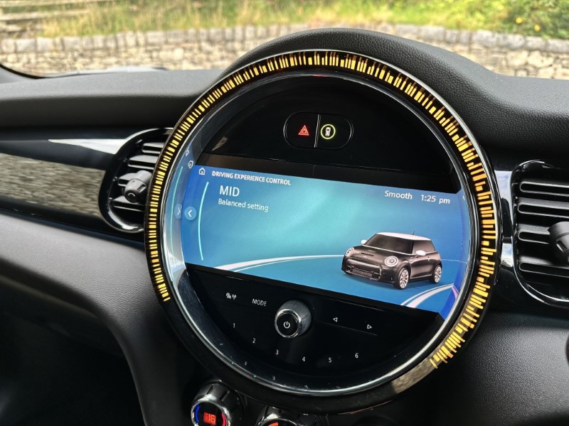 2024 (24) MINI HATCHBACK 1.5 Cooper Sport Premium 3dr Auto 3548577