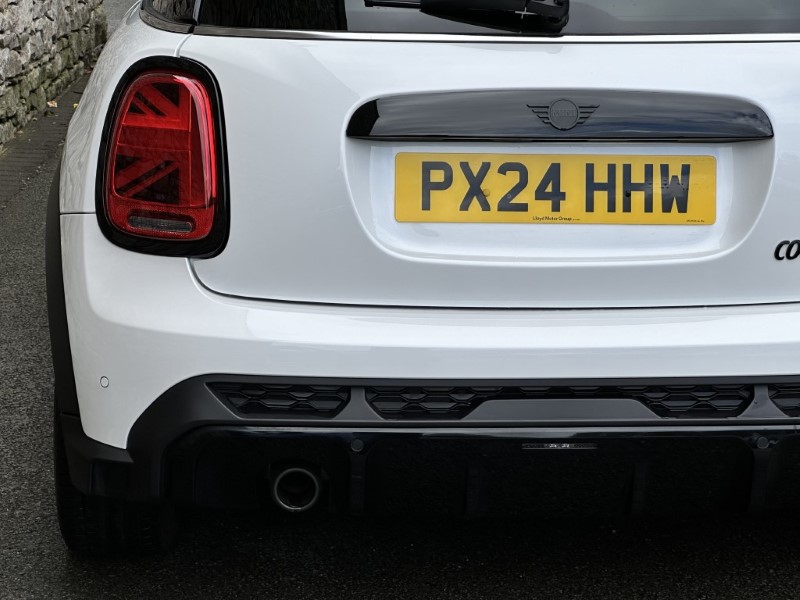 2024 (24) MINI HATCHBACK 1.5 Cooper Sport Premium 3dr Auto 3548527