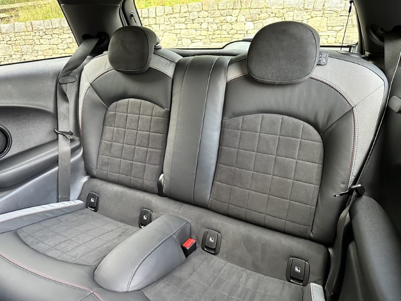 2024 (24) MINI HATCHBACK 1.5 Cooper Sport Premium 3dr Auto 3548570