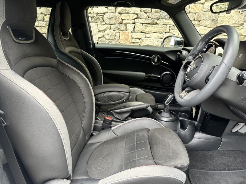 2024 (24) MINI HATCHBACK 1.5 Cooper Sport Premium 3dr Auto 3548532